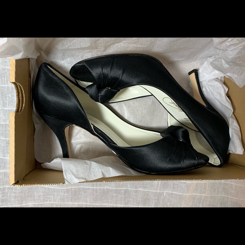 Michaelangelo Formal Satin peep toe pumps